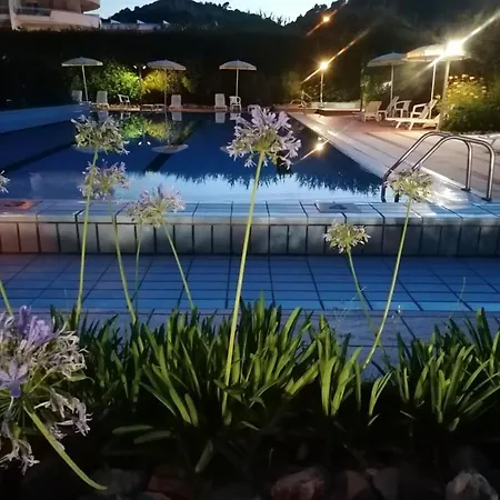 Ξενοδοχείο με διαμερίσματα Le Palme 3*
